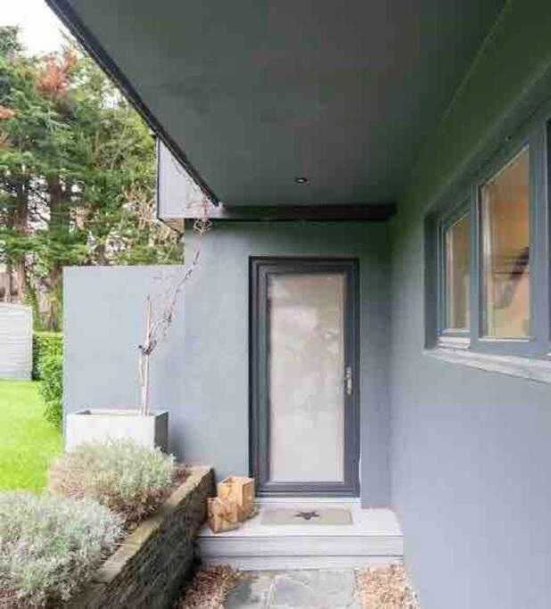 Beautiful Garden Apartment With Private Patio And Garden View Dublin Exterior photo